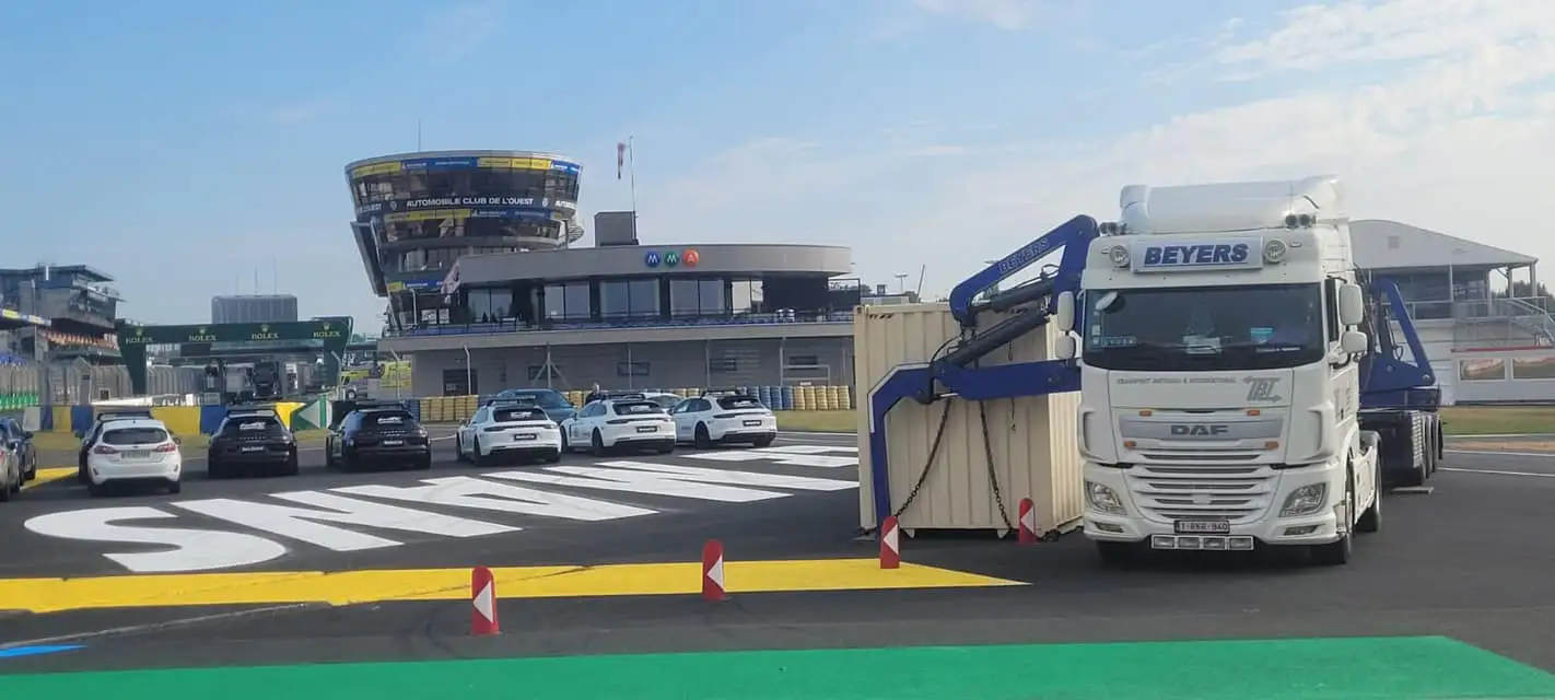 Side loader delivery to Le Mans circuit - Beyers International